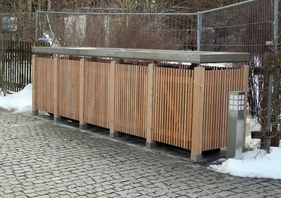 Mülltonnenbox Gartenakzente aus Lärchenholz für fünf Mülltonnen 240 Liter