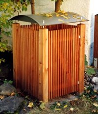 Mülltonnenbox Gartenakzente aus Lärchenholz für eine Mülltonne 120 Liter